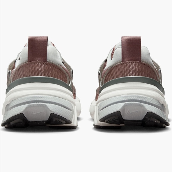 Women's Nike V2K running sneakers - Picture 8 of 11